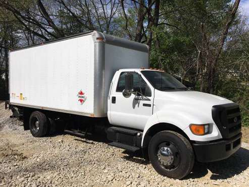 F750 BOX TRUCK LIFT GATE LOW MILES for sale in Dearborn, KS