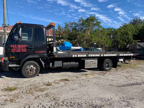 2008 NISSAN UD TOW TRUCK - cars & trucks - by owner - vehicle... for sale in CHARLOTTE HARBOR, FL