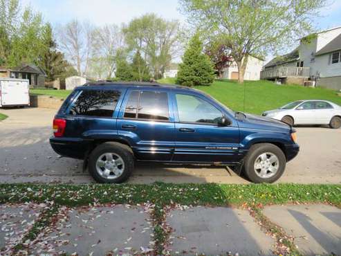 2001 Jeep Grand Cherokee for sale in Dubuque, IA