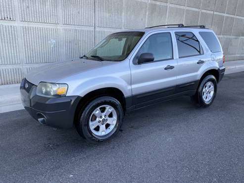 2007 Ford Escape XLT. EXTREMELY CLEAN!! PLEASE SEE PICTURES!! - cars... for sale in Arleta, CA