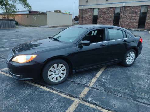 2011 CHRYSLER 200 LX GAS SAVER - cars & trucks - by owner - vehicle... for sale in South Holland, IL