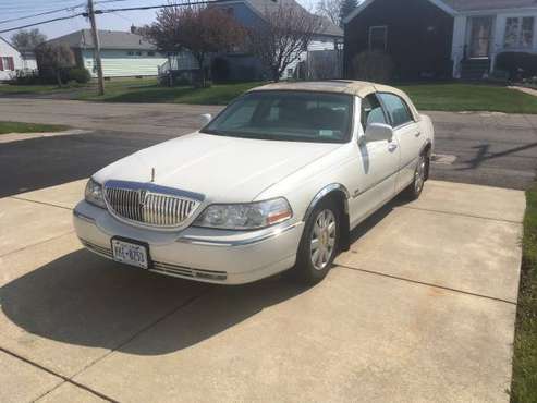 2003 Lincoln town car for sale in Buffalo, NY