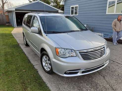 2012 TOWN & COUNTRY MINI VAN (IMMACULATE) - cars & trucks - by owner... for sale in saginaw, MI