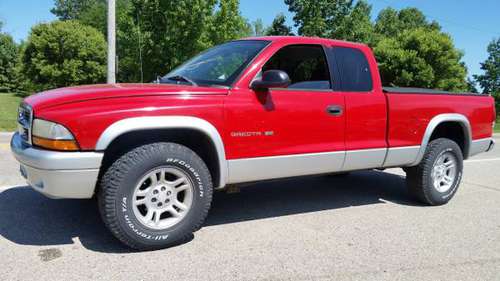 02 DODGE DAKOTA EXT CAB 4X4- V8 AUTO, COLD AIR, REAL SHARP, RUNS GREAT for sale in Miamisburg, OH