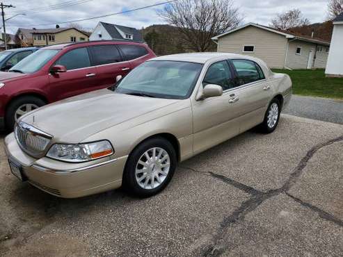 06 Lincoln Town Car for sale in Hokah, WI