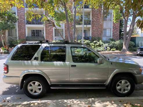 2001 Nissan Pathfinder SUV 4x4 like Toyota 4Runner 4wd - cars & for sale in Los Angeles, CA