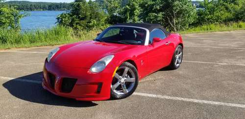 **** 2006 PONTIAC SOLSTICE CONVERTIBLE **** - cars & trucks - by... for sale in Osage Beach, MO