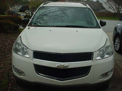 Chevrolet Traverse 2012 LS White - cars & trucks - by owner -... for sale in Simpsonville, SC