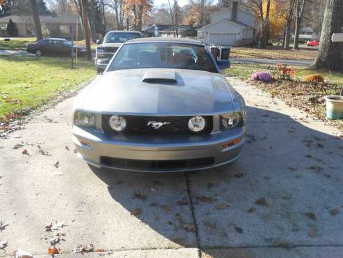 2009 mustang gt convertible 6800 miles - cars & trucks - by owner -... for sale in Youngstown, OH