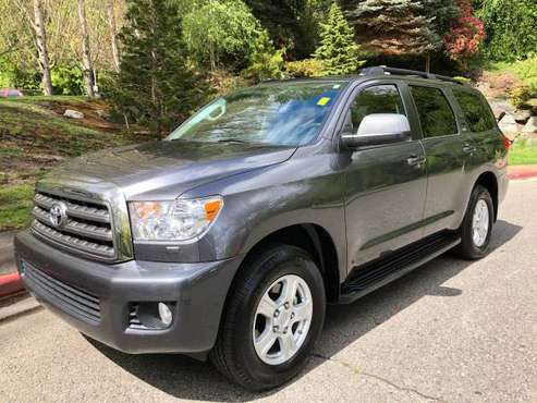 2016 Toyota Sequoia SR5 4WD - Navigation, Leather, Third Row for sale in Kirkland, WA