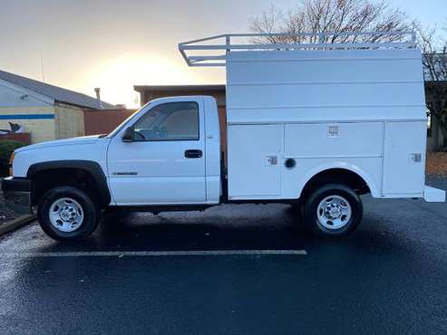 2004 Chevrolet 2500HD Service body Utility box truck LOW MILES -... for sale in Portland, OR