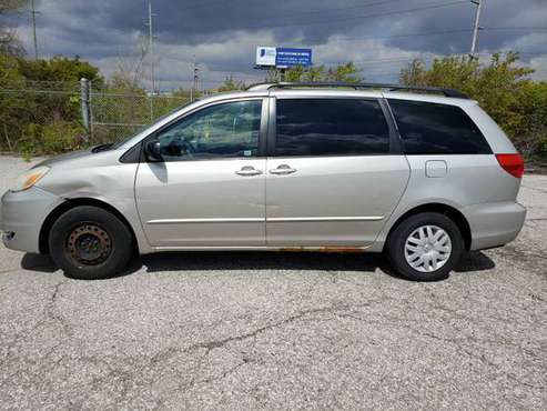 2004 Toyota Sienna LE for sale in Fort Wayne, IN