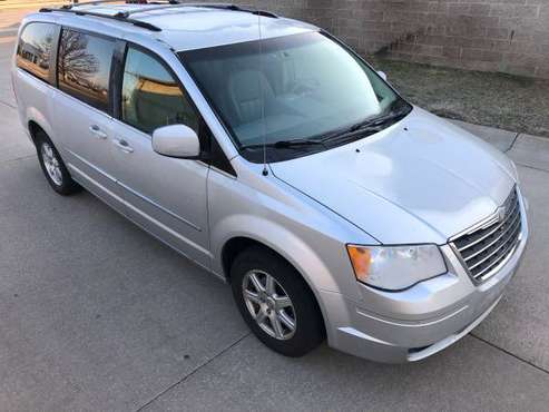 2009 Chrysler town and country touring DVD, rearview camera for sale in Lafayette, IN