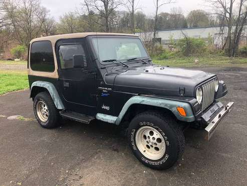 1998 jeep wrangler sport X 4 0 6 cylinder automatic transmission 4x4 for sale in Huntingdon Valley, PA