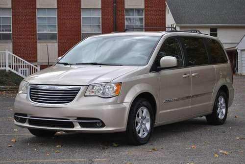 2012 CHRYSLER TOWN & COUNTRY TOURING REAR ENTERTAINMENT STOW N GO... for sale in Flushing, MI