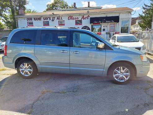 2008 Chrysler Town and Country limited - cars & trucks - by dealer -... for sale in Providence, MA