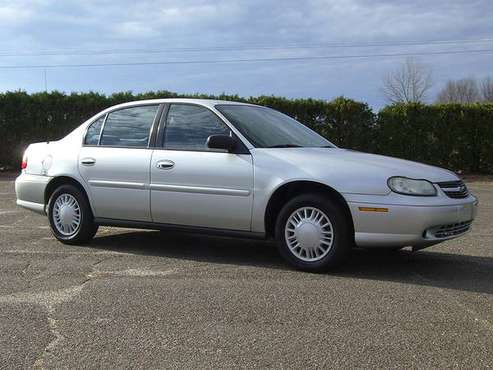 ► 2002 CHEVROLET MALIBU - AFFORDABLE SEDAN with a CLEAN CARFAX... for sale in East Windsor, CT