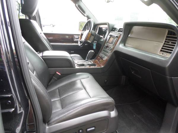 2011 Lincoln Navigator One Owner** for sale in New Haven, CT – photo 12