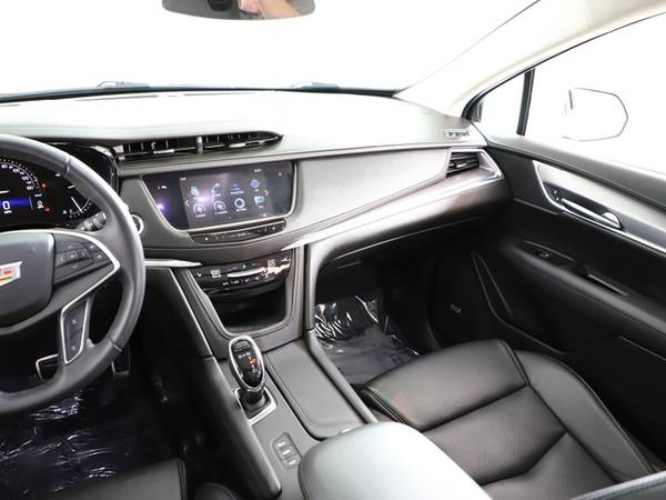 2017 Cadillac XT5 Luxury AWD Silver for sale in Mora, MN – photo 21