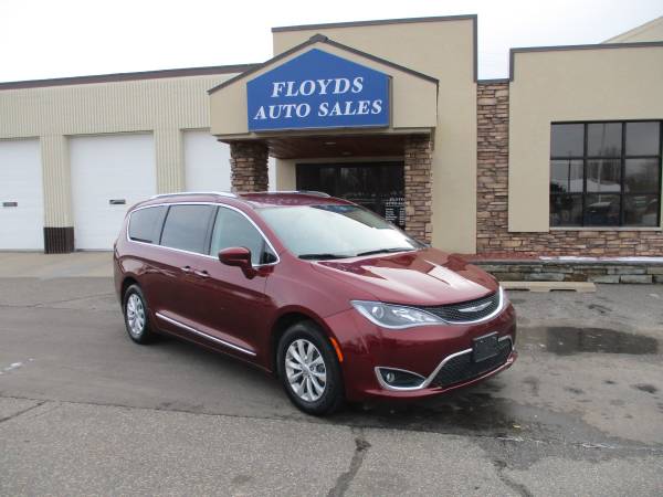 2019 CHRYSLER PACIFICA - - by dealer - vehicle for sale in Forest Lake, MN – photo 5