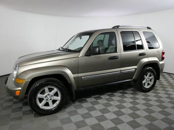 2005 Jeep Liberty Limited - - by dealer - vehicle for sale in Inver Grove Heights, MN – photo 3