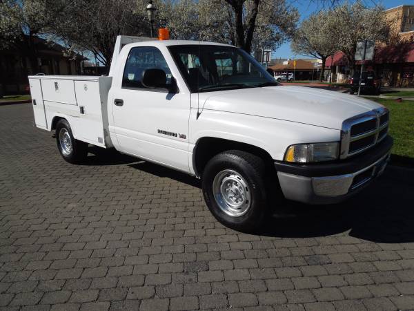1999 DODGE 2500 UTILITY WITH LIFT GATE LOW MILES - cars & trucks -... for sale in Oakdale, CA