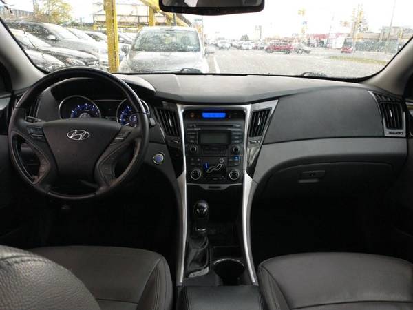 2013 Hyundai Sonata 4dr Sdn 2 4L Auto Limited PZEV 15 Sentras in for sale in Elmont, NY – photo 16
