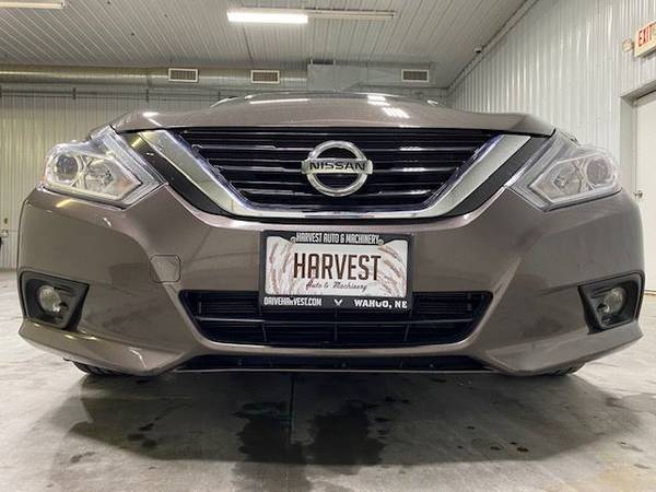 2017 Nissan Altima - Small Town & Family Owned! Excellent Financing... for sale in Wahoo, NE – photo 7