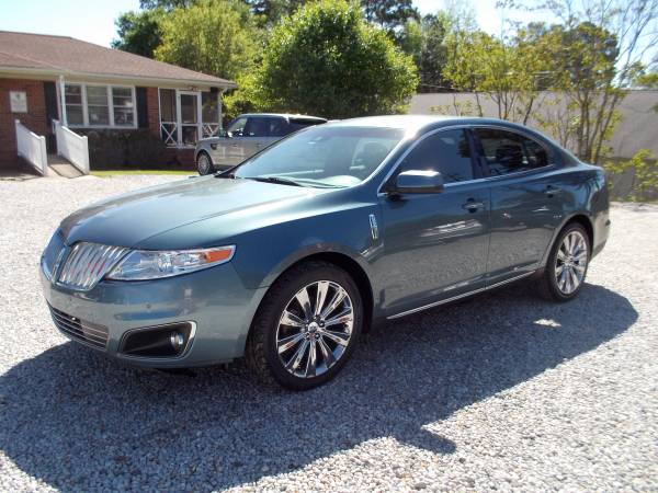 2010 LINCOLN MKS ULTIMATE, Accident free, full size, hi-tech luxury! for sale in Spartanburg, SC