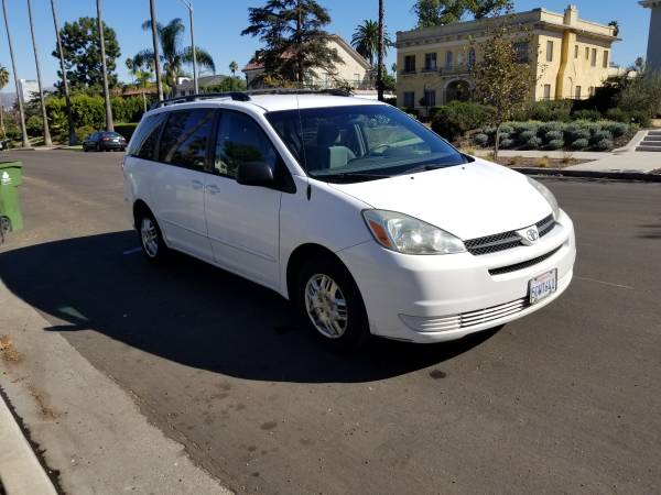 2004 toyota sienna le white color no accident smog passed excellent for sale in Downtown L.A area, CA – photo 4