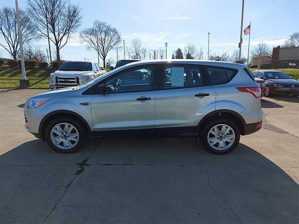 2013 Ford Escape 4d SUV FWD S - cars & trucks - by dealer - vehicle... for sale in Cincinnati, OH – photo 3