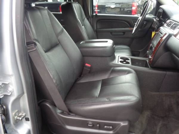 2013 Chevrolet Suburban 1500 4WD LTZ Package for sale in West Bridgewater, RI – photo 13