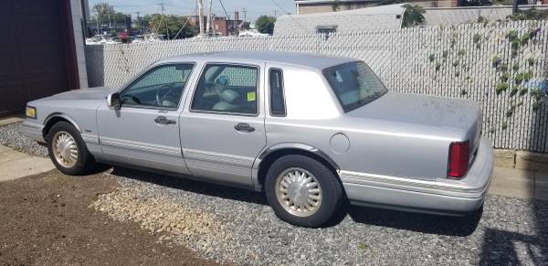 1996 Lincoln TownCar for sale in Howard Beach, NY