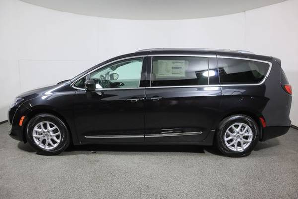2020 Chrysler Pacifica, Brilliant Black Crystal Pearlcoat - cars &... for sale in Wall, NJ – photo 2