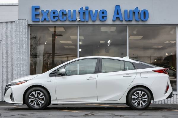 2017 TOYOTA PRIUS PRIME - - by dealer - vehicle for sale in Smithfield, RI – photo 4