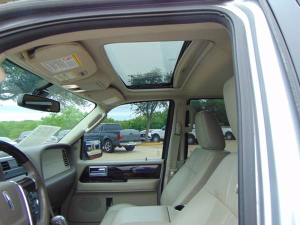 2016 Lincoln Navigator Select ( Mileage: 87, 422! for sale in Devine, TX – photo 7