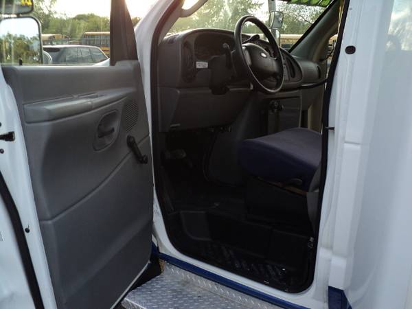 2010 FORD E450 SHUTTLE BUS HANDICAP ACCESSIBLE WHEELCHAIR LIFT for sale in skokie, IN – photo 17