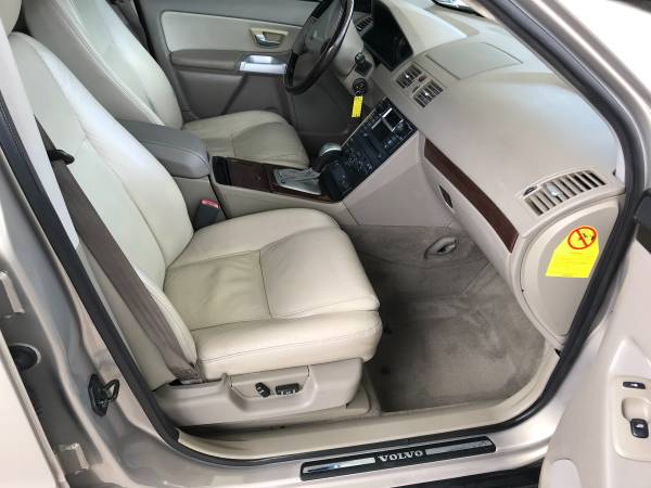 2004 Volvo XC 90 with 84K Miles EXTRA Clean - - by for sale in Tallahassee, FL – photo 10