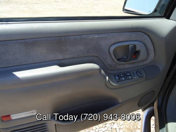 1999 Chevrolet Suburban K2500 4WD - - by dealer for sale in Broomfield, CO – photo 12