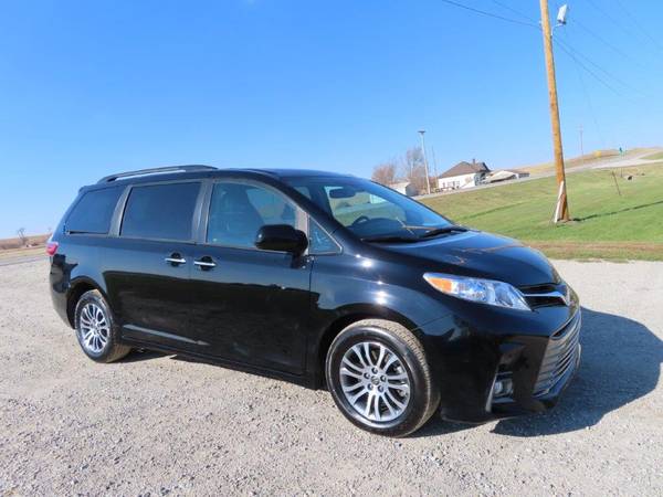 2020 Toyota Sienna XLE 20,824 Miles - $27,900 - cars & trucks - by... for sale in Colfax, NE – photo 3