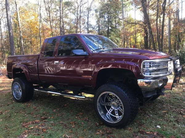 1997 Burgundy Chevrolet K2500HD with body and suspension lift. -... for sale in Lillington, NC – photo 8