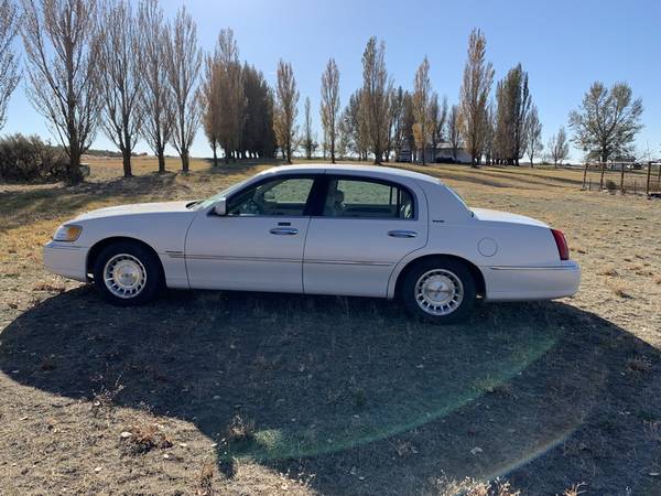 1999 Lincoln Town Car - cars & trucks - by owner - vehicle... for sale in Coulee City, WA – photo 5