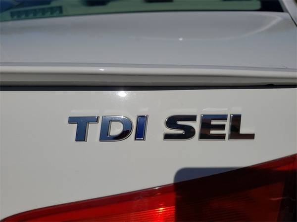 2014 VW Volkswagen Passat TDI SEL Premium sedan Candy White for sale in Fayetteville, AR – photo 10