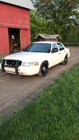 2007 Crown Vic P71 98,xxx miles for sale in Frankenmuth, MI – photo 3