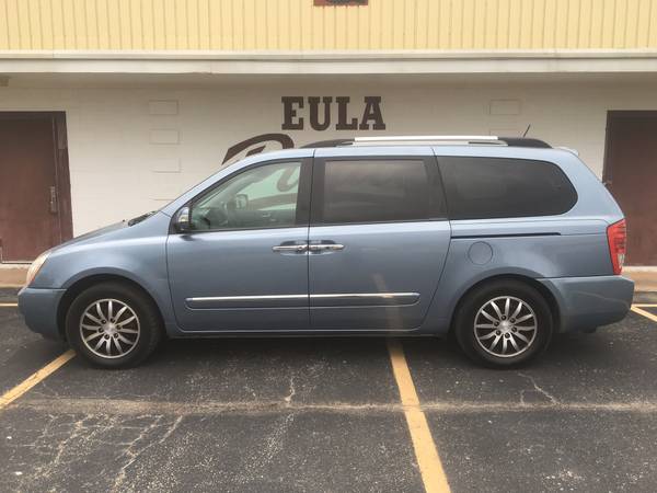 2012 Kia Sedona EX Family Minivan Seats up to 7 - - by for sale in Clyde , TX – photo 2