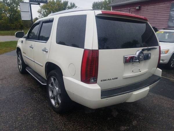 2007 Cadillac Escalade Base AWD 4dr SUV 173007 Miles for sale in Wisconsin dells, WI – photo 3