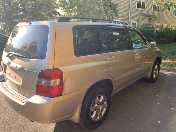 2005 Toyota Highlander Limited for sale in Milford, NY – photo 3