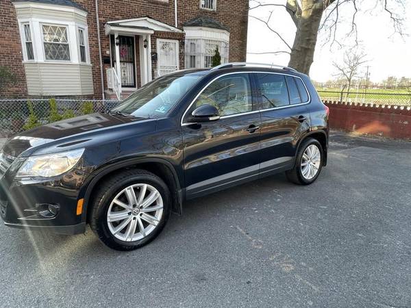 2011 VW Volkswagen Tiguan SE 4Motion wSunroof and Navi suv Alpine for sale in Jersey City, NJ – photo 4