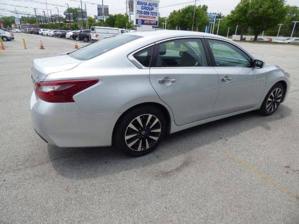 2018 Nissan Altima 2.5 SV Holiday Special for sale in Burbank, IL – photo 13