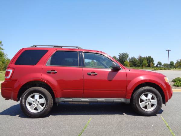2011 Ford Escape XLT AWD - - by dealer - vehicle for sale in Greenville, SC – photo 10